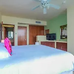Ixchel - Ground Floor One Bedroom Suite 2108